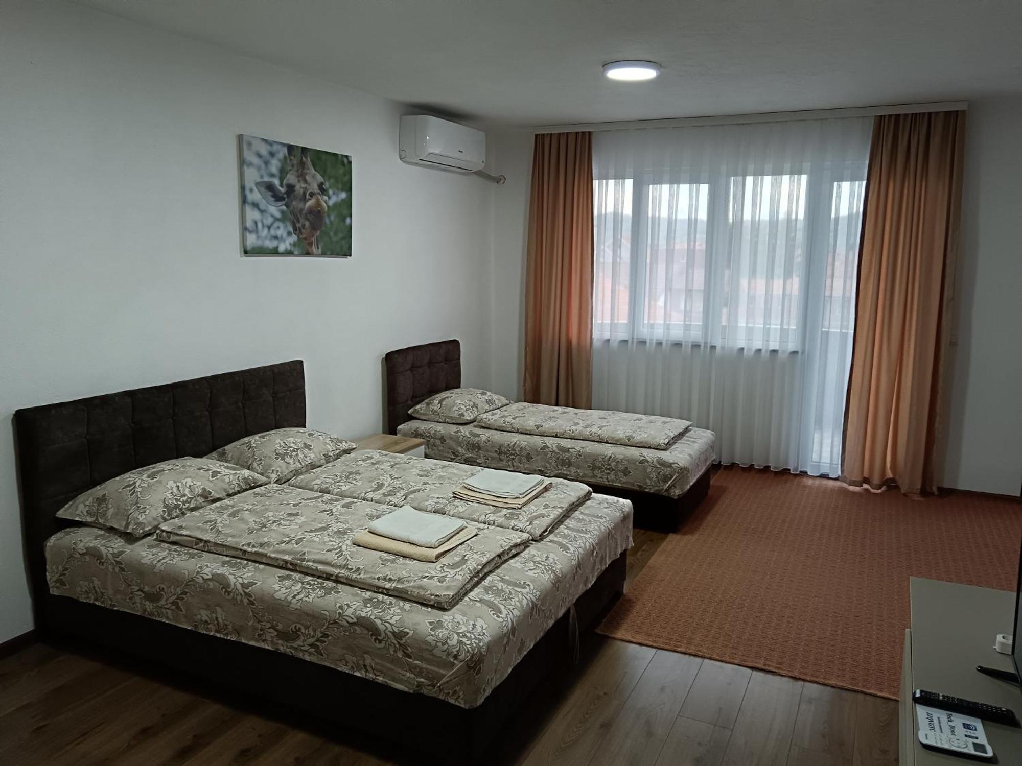 Apartmani Centar Сьєниця Екстер'єр фото